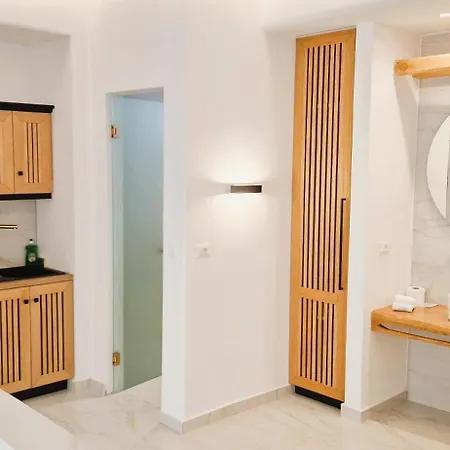 V Luxury Naxos Apartament *